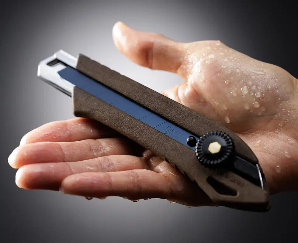 Olfa Woody Brytbladskniv 18mm skruvlås