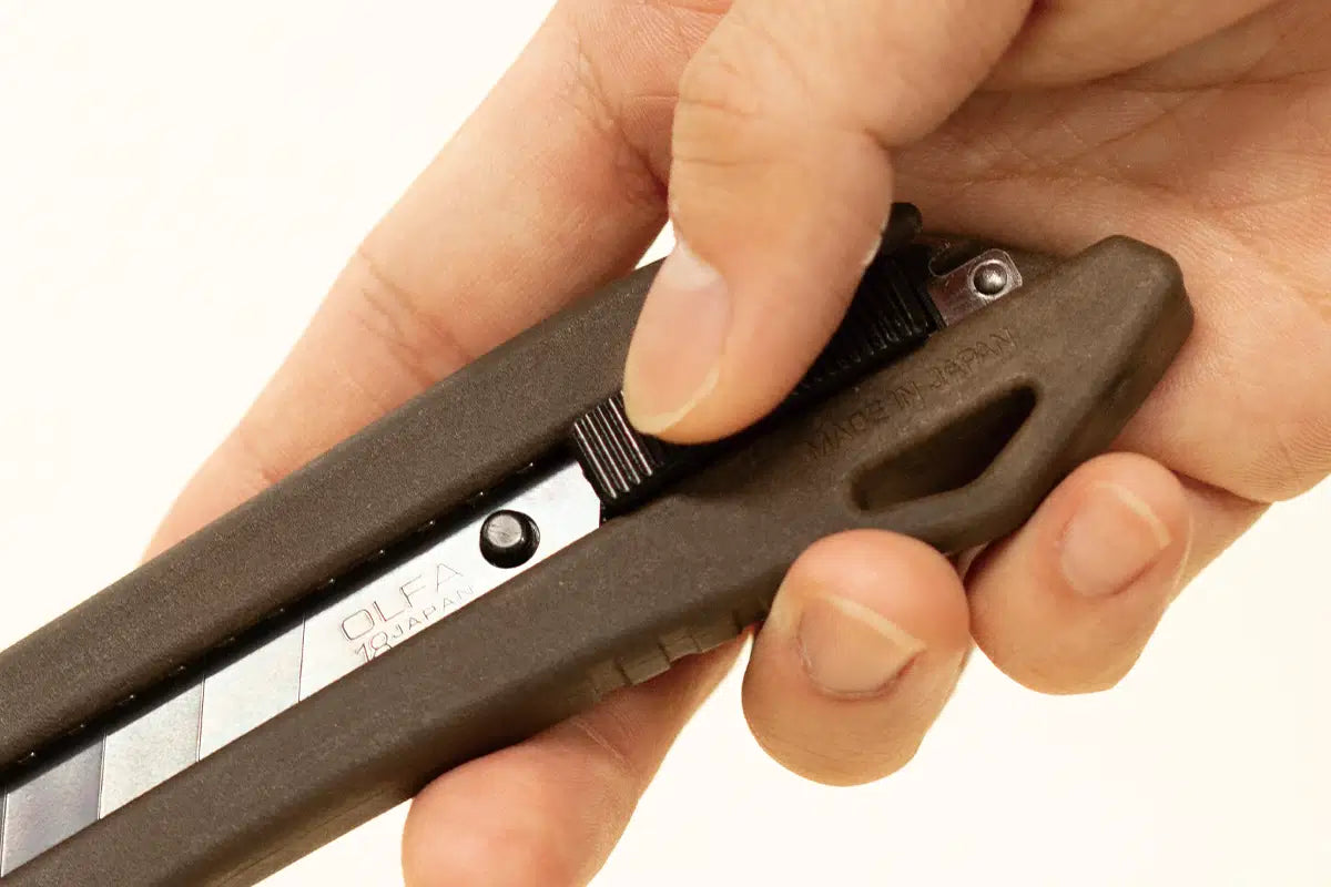Olfa Woody Brytbladskniv 18mm glidlås