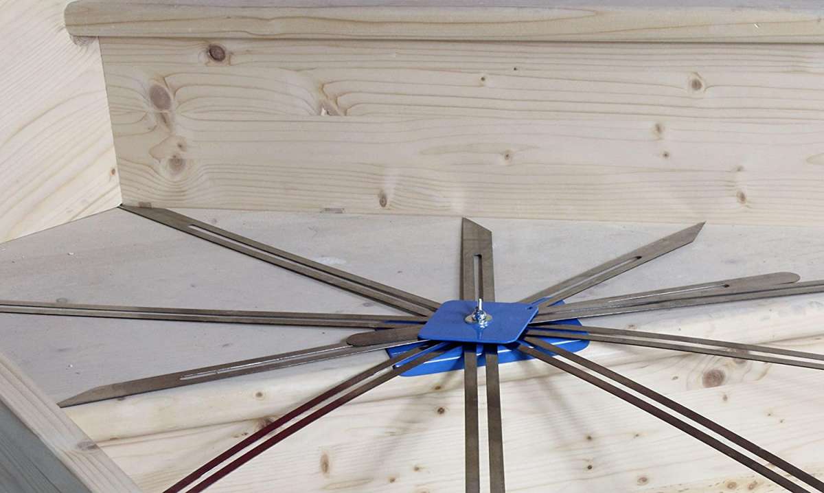 Trappstegsmall av härdat
fjäderstål