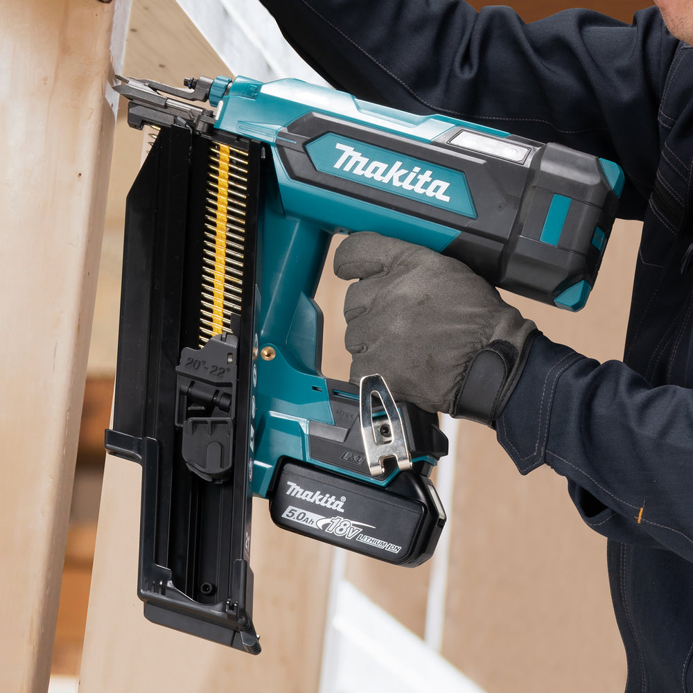 Makita Spikpistol LXT 50-90mm 20-22 grader- DBN901ZK 18V Naken