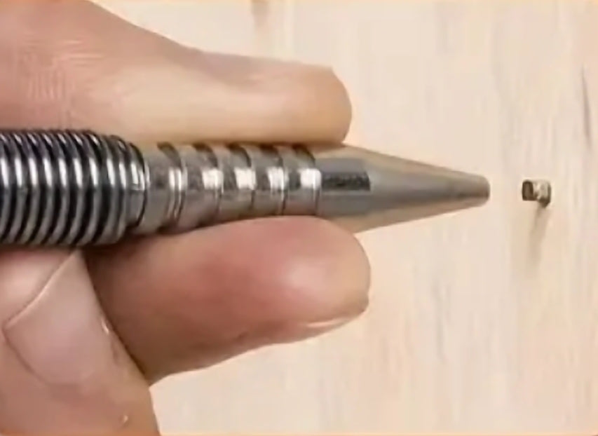 Fjäderdriven hammarlös spikdrivare 2-pack för inslagning dyckert/lossa gångjärnssprintar