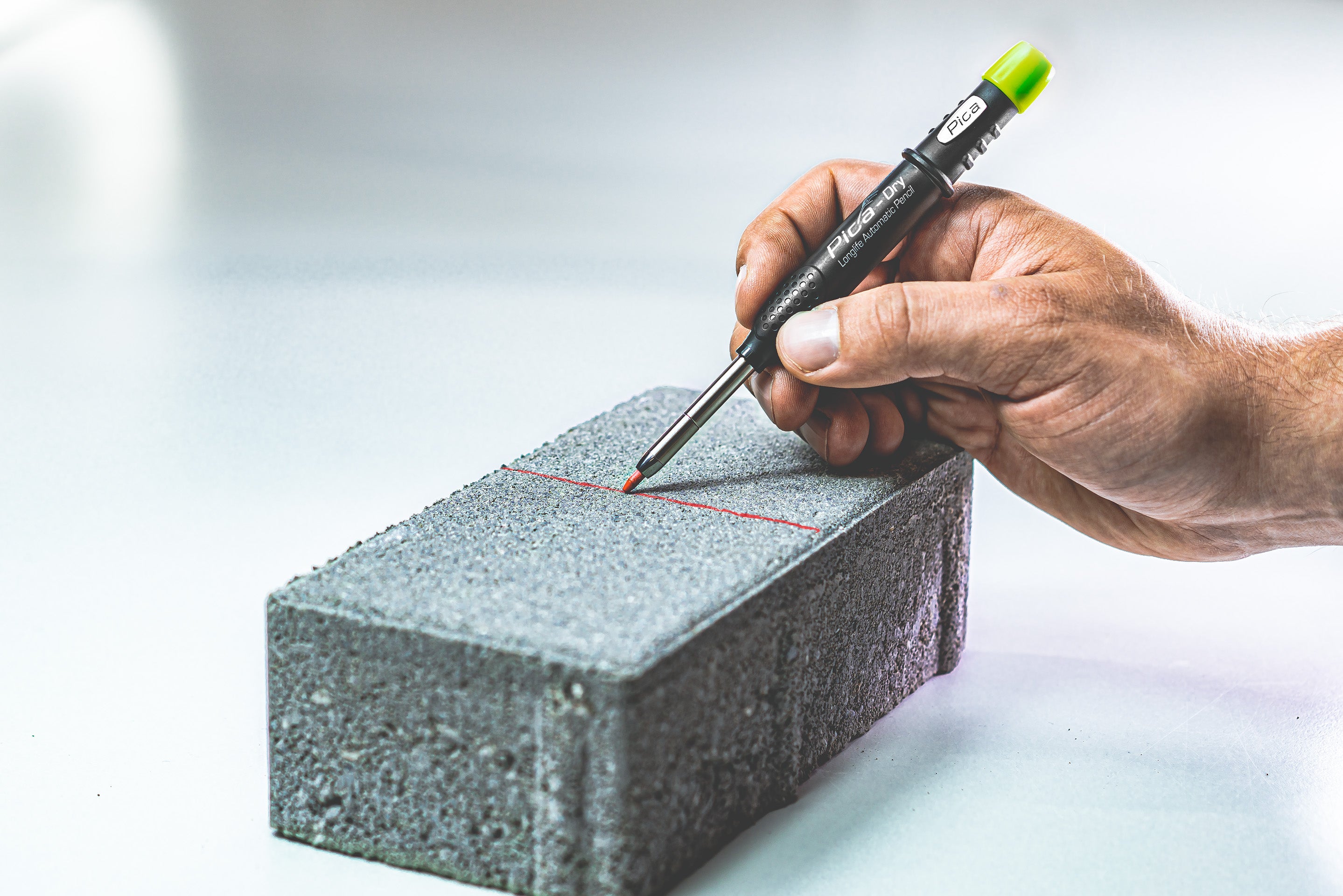 Pica Dry Märkpenna och reservstift Graphite hårdhet H för snickare