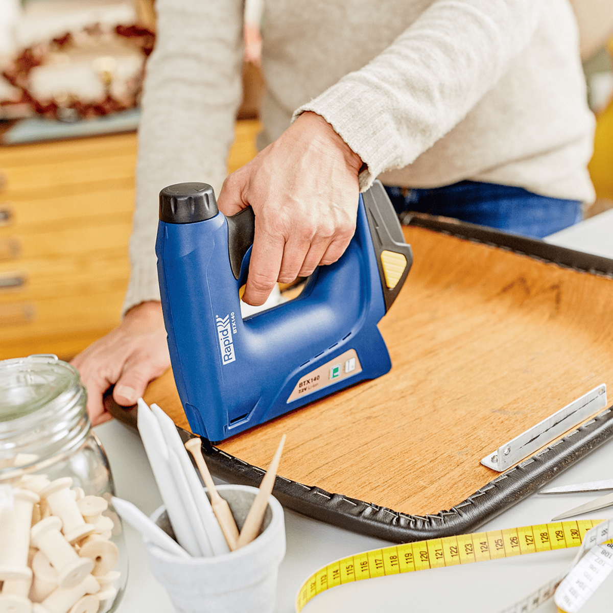 Rapid BTX140 batteridriven häftpistol 7,2 V – med batteri, laddare och väska