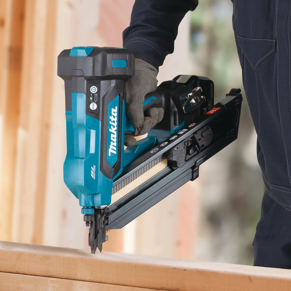 Makita Spikpistol LXT 50-90mm 34 grader- DBN900ZK 18V Naken