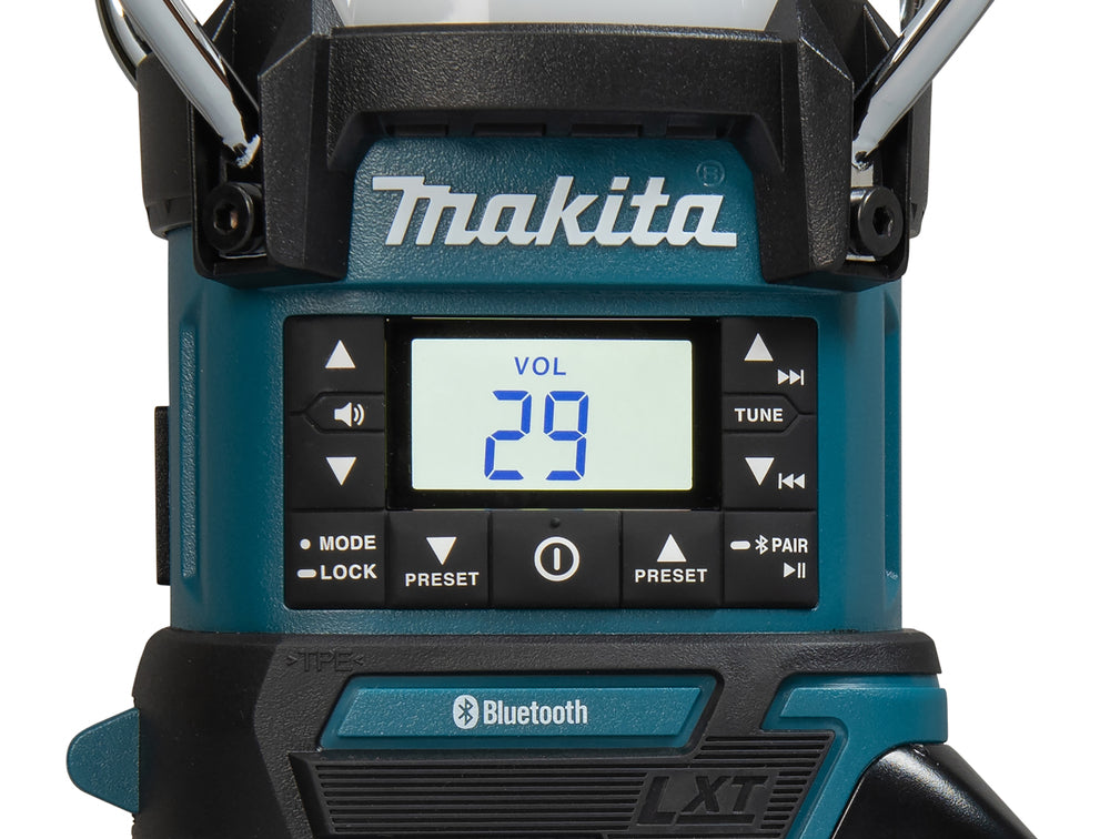 Makita Lykta/Radio 18V DMR057