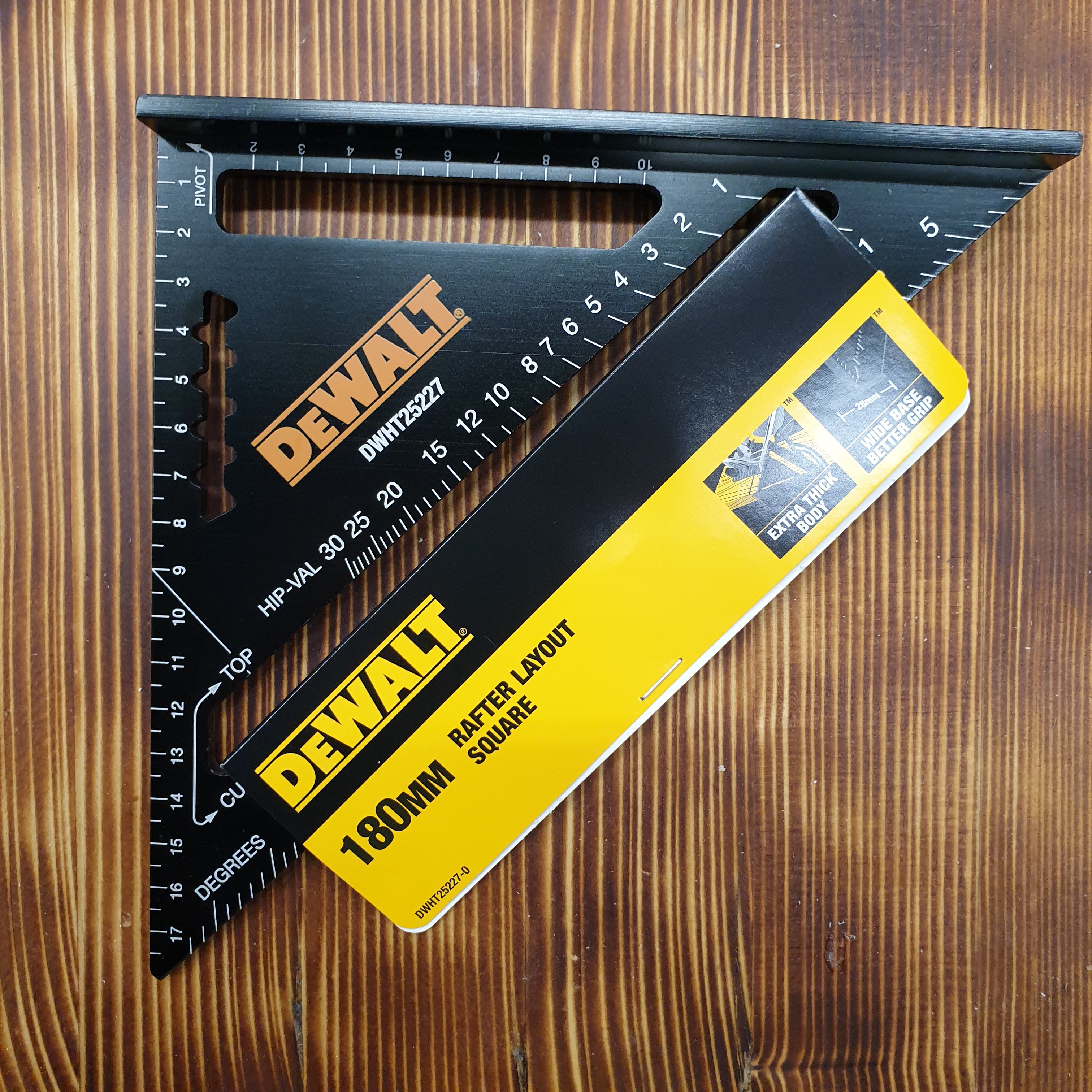 Dewalt Roofing Squares 18cm/30cm