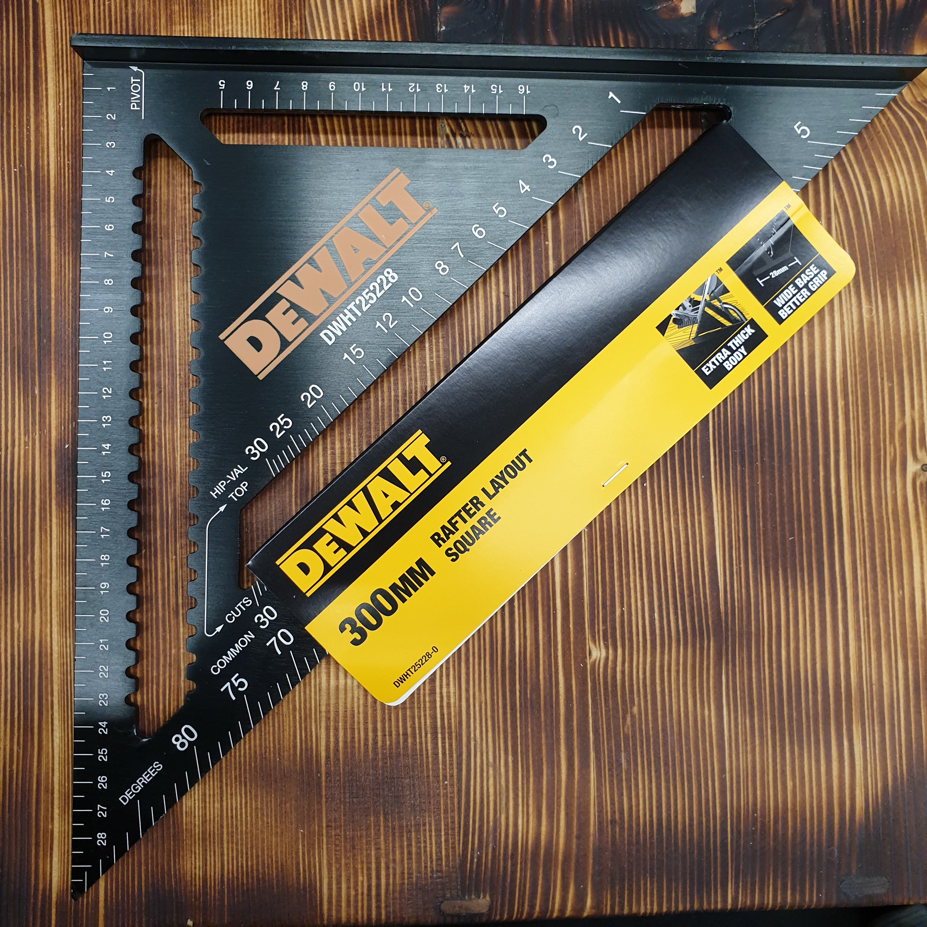 Dewalt Roofing Squares 18cm/30cm