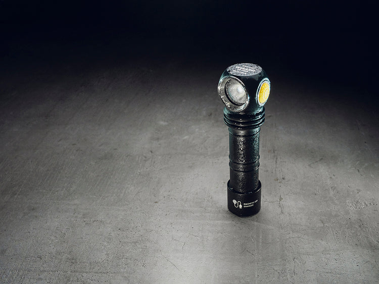 Pannlampa Armytek Wizard C2 Pro Magnet USB laddning 2500 Lumen